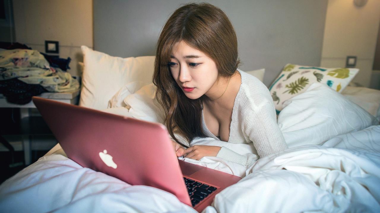 桃子汉化组移植的与散漫同学：关于爱、友情与失落的叙事