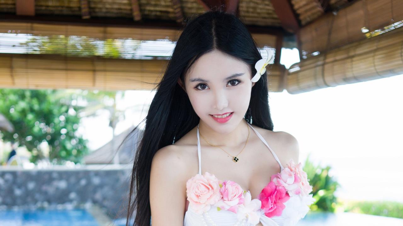 伊人五月:  记忆中的花香与芬芳