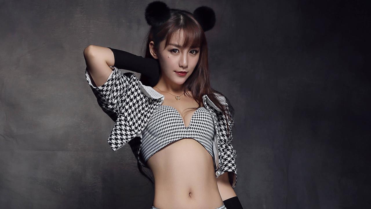 纳粹女子护卫队: 在二战中的角色与任务揭秘