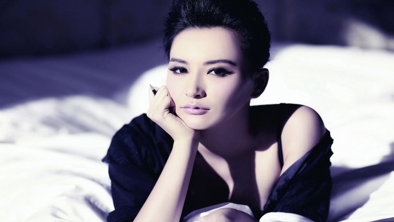 唐三插比比东不亦乐乎:  从师徒到恋人，命运的奇妙安排