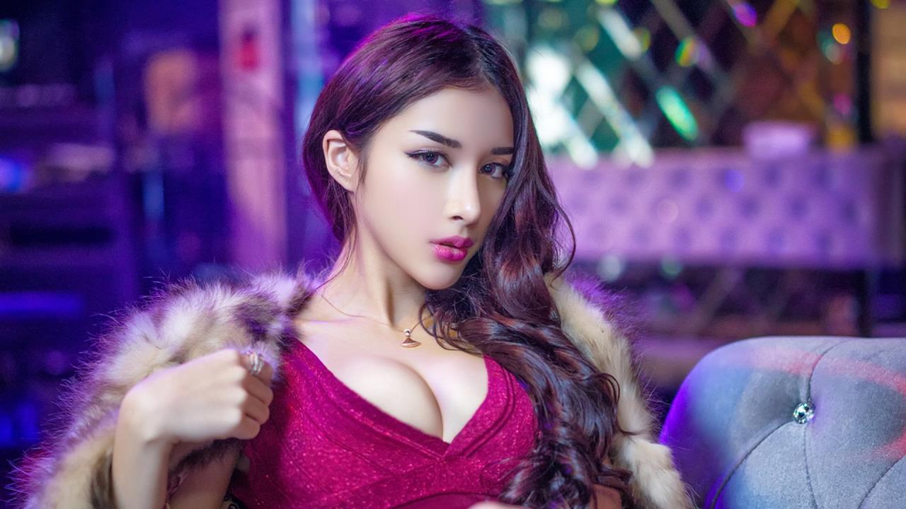 爱玛夫人:  婚姻与独立的挣扎